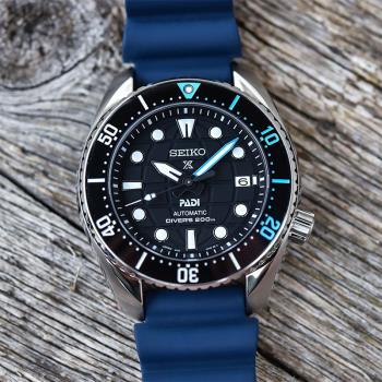 《SEIKO》精工 Prospex PADI 陶瓷圈 SPB325J1 藍寶石鏡面 膠錶帶 潛水錶 機械男錶 6R35-02C0C 黑 45mm