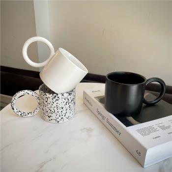 黑白潑墨色大耳朵馬克杯ins風高顏值女生精致陶瓷咖啡家用情侶杯