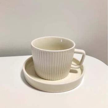 ins復古奶白豎條紋咖啡杯陶瓷杯套裝早餐可愛把杯簡約拉花馬克杯