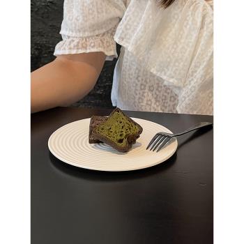 丹麥磨砂純白簡約ins風螺紋陶瓷甜品盤蛋糕碟子面包托盤壽司擺盤