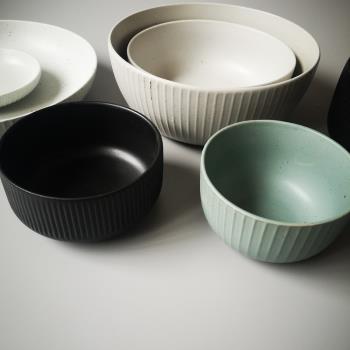 陶瓷盤子菜盤家用碗米飯碗北歐黑色浮雕拉面面碗純色湯碗調料小碗