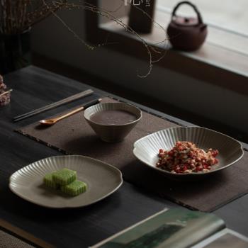 景德鎮日式粗陶餐具高級感陶瓷套裝家用碗深盤民宿創意糕點西餐盤