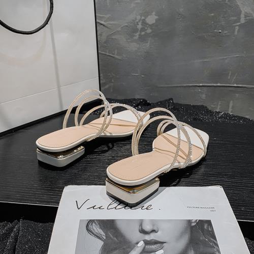 大碼平底涼鞋女41一43夏季2022年新款百搭仙女風水鉆涼拖鞋女外穿