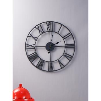 鐘表掛鐘客廳鐵藝羅馬數字極簡風裝飾掛墻上靜音個性時鐘壁工業風