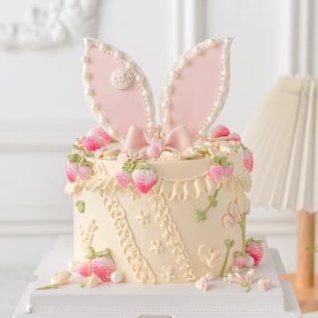 粉色少女心女生生日蛋糕裝飾兔耳朵翻糖干佩斯蛋糕立體草莓硅膠模