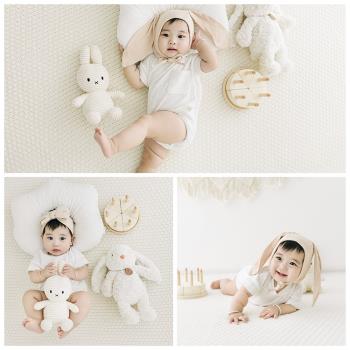 簡約純凈ins居家風百天周歲男女寶寶小兔子兒童攝影拍照服裝道具
