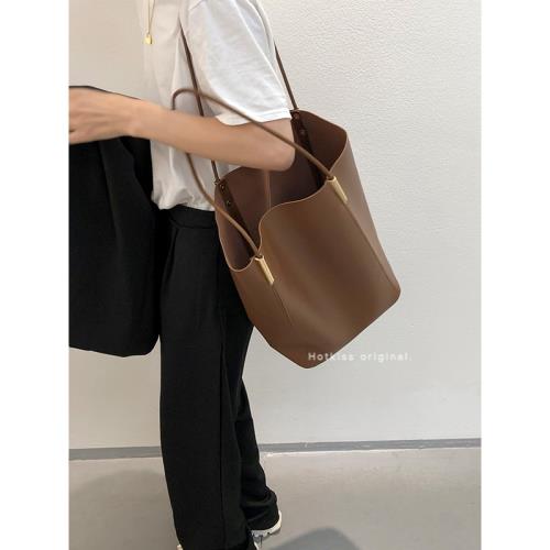 法國小眾設計大容量水桶包包女2024新款時尚高級感百搭質感單肩包