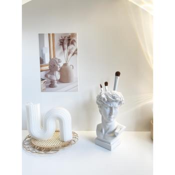 ins風裝飾品北歐維納斯雕塑雕像桌面小擺件創意化妝刷收納桶筆筒