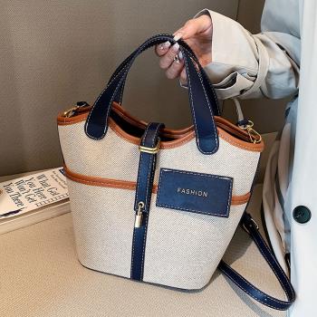 帆布包包女2023新款時尚夏季斜挎包今年流行高級感質感手提水桶包