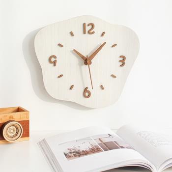 日式鐘表簡約掛鐘客廳家用卡通可愛創意靜音木質北歐時鐘掛墻掛表