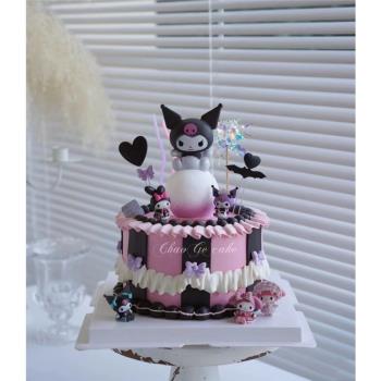 庫洛米蛋糕裝飾擺件三麗歐復古蛋糕裝飾黑粉系帶燈光生日蛋糕擺件
