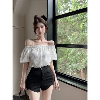 氣質亮片吊帶一字領襯衫女夏法式甜辣露肩上衣寬松白色泡泡袖襯衣