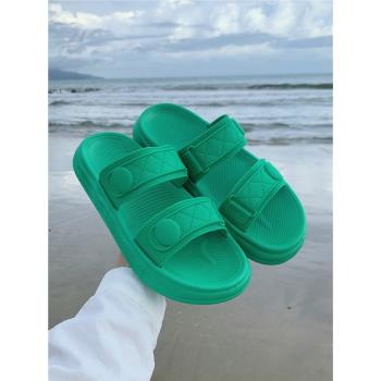 細細條 綠色個性雙帶涼拖鞋夏ins潮時尚平底外穿防滑厚底沙灘鞋女