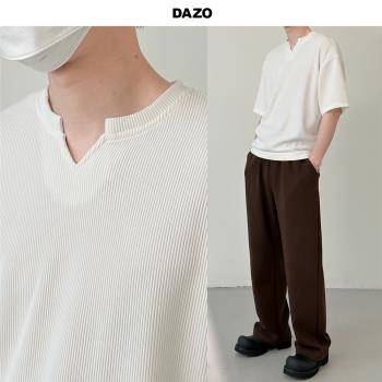 DAZO 坑條紋短袖T恤男設計感V領白色寬松半袖上衣韓版潮流小眾
