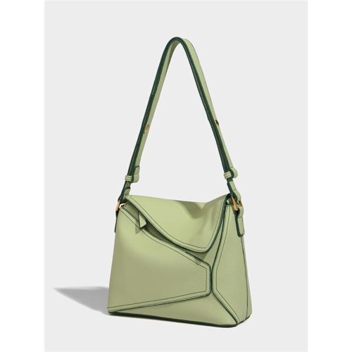 時尚簡約斜跨包女2024新款單肩斜挎腋下包褶皺包高級感大容量潮流