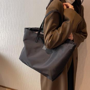 大容量包包女2022新款潮流時尚尼龍帆布手提單肩高級感通勤托特包