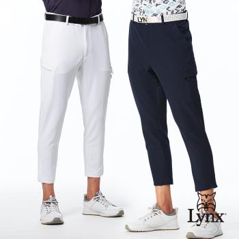 【Lynx Golf】首爾高桿風格！男款防風防潑水機能貼袋不對稱造型褲口拉鍊山貓膠標平口窄管休閒長褲(二色)