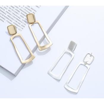 Jpqueen 簡約誇式長形針式夾式耳環(2款2色可選)