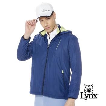 【Lynx Golf】男款防潑水刷毛保暖變色膠印LOGO印花拉鍊胸袋長袖可拆式連帽外套-深藍色