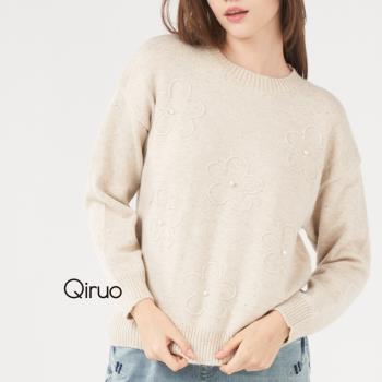 Qiruo 奇若名品 專櫃米色小羊毛上衣 精品時尚保暖(造型花朵珍珠點綴共-三色-2002A-40)