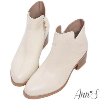 Ann’S諾拉-雙弧線V口顯瘦真皮小羊皮粗跟短靴5cm-米白