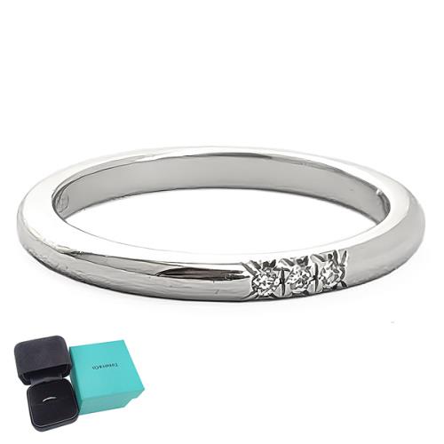 九八成新展示品-TIFFANY PT950鉑金-鑲三顆鑽Stacking Band Ring婚戒