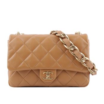 二手商品9.5成新 CHANEL 金色CC Logo 仿舊粗鍊小羊皮肩揹包(焦糖色)