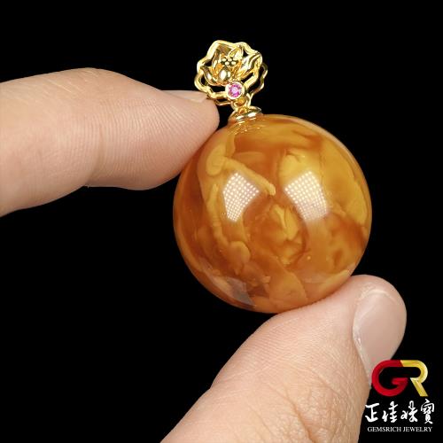 琥珀 蜜蝋 鶏油黄 無事牌 ネックレス 3757 - メルカリ C41 本琥珀 蜜蠟 