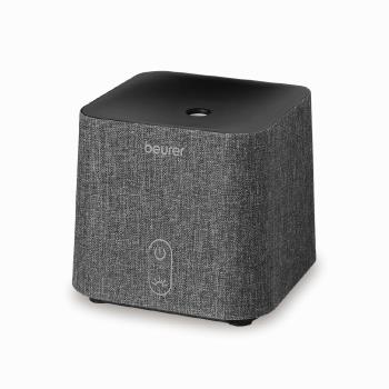  德國博怡 Beurer LA 35 芳療水氧機，精巧設計尺寸僅 10x10x9 cm，120ml 容水量適合居家或辦公室使用。插電式電源，國際通用電壓 100~240V，功率 12W，安全高效擴香。隨附電源線、轉接頭及中文說明書，中國製造，帶來舒緩芳香體驗，提升生活品質。 