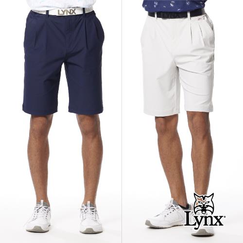 【Lynx Golf】男款日本進口面料環保素材抗UV涼感機能素面外觀後袋山貓繡花雙折休閒短褲-深藍色