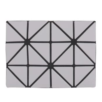 ISSEY MIYAKE 三宅一生 BAOBAO-幾何方格皮質3x4名片夾(淺灰白)霧面-慈濟