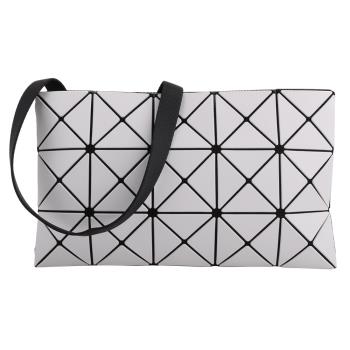ISSEY MIYAKE 三宅一生 透光幾何方格3x5斜背扁包(淺灰白)霧面-慈濟
