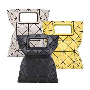 ISSEY MIYAKE 三宅一生 BAOABOBOCCA MATTE系列3x5 皮革手拿包(多色選)-慈濟