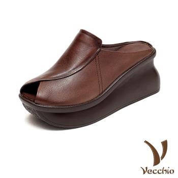 【VECCHIO】真皮魚口坡跟拖鞋/真皮頭層牛皮魚口露趾不對稱設計坡跟厚底拖鞋 女鞋 棕