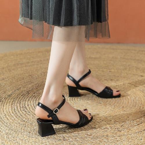 【LN】★百搭露趾粗跟涼鞋(女鞋/透氣/休閒鞋)