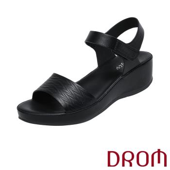 【DROM】波浪壓紋魚口坡跟厚底涼鞋/波浪壓紋魚口露趾坡跟厚底涼鞋 女鞋 黑