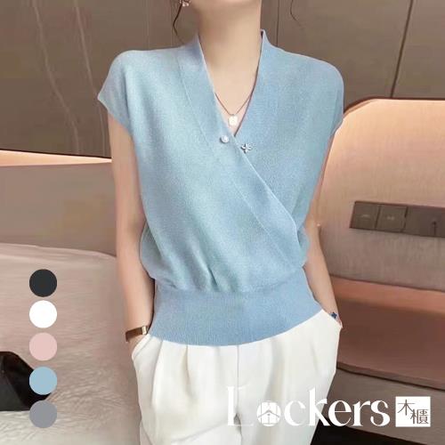 任-【Lockers 木櫃】夏季精緻珍珠扣V領交叉針織上衣 L112062607