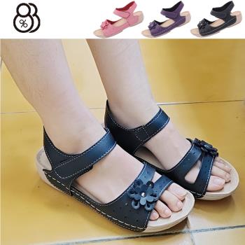 【88%】跟高4CM MIT 臺灣製 立體小花朵 洞洞透氣 厚底一字帶涼鞋 楔型小坡跟 涼拖鞋 3色