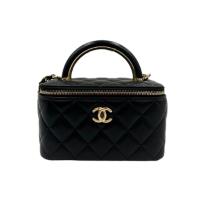 【CHANEL】香奈兒 小羊皮與金色金屬 鏈子化妝包 黑色 - AP2846B0846194305