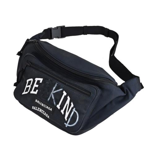 BALENCIAGA 巴黎世家 482389 Explorer Be Kind 刷舊斜背胸口/腰包.黑
