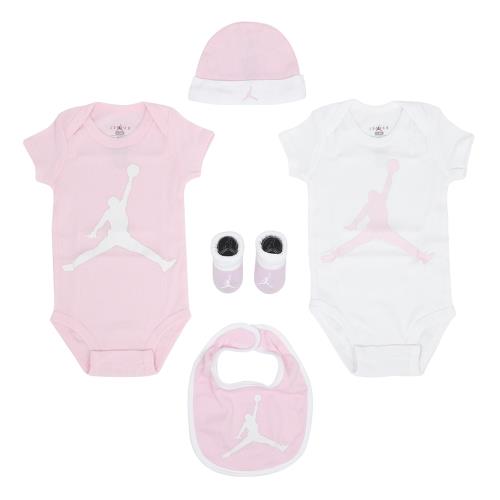 Nike 包屁衣 Jordan 小童 嬰兒 粉 白 純棉 短袖 小朋友 帽子 襪子 圍兜 五件組 禮盒 JD2433031NB-001