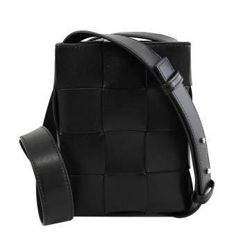 BOTTEGA VENETA 729298 Cassette 大編織中性斜背方包/手機包.黑