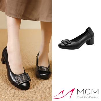 【MOM】真皮小圓頭時尚釦飾典雅粗跟鞋/真皮頭層牛皮小圓頭時尚釦飾典雅粗跟鞋 女鞋 黑