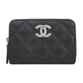 CHANEL 經典浮雕雙CLOGO菱格紋小牛皮零錢夾(黑色)
