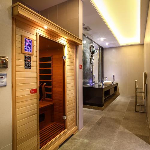 台中【水雲端旗艦概念旅館】雙人平假日通用休息券(探索雲端KTV+戶外景觀浴池)MO