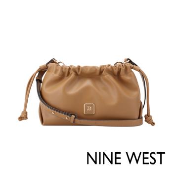 NINE WEST SUDNEY 軟質斜背束口包-卡其色(149073)