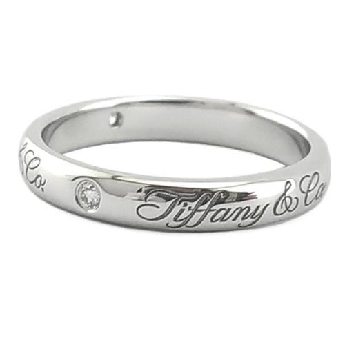 九八成新展示品-TIFFANY PT950鉑金-鑲三顆鑽草寫刻印女用婚戒