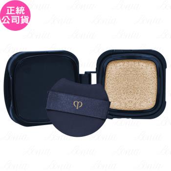 Clédepeau肌膚之鑰 水潤光采氣墊粉霜 是一款專櫃級的輕盈遮瑕產品，SPF25 PA+++ 提供輕度防曬保護，適合日常使用。15g 規格方便攜帶，適合各種膚質，能有效提升肌膚光采與水潤感，讓肌膚看起來更健康、透亮。商品為即期品，有效期限至2026年7月1日，請詳見產品包裝標示。