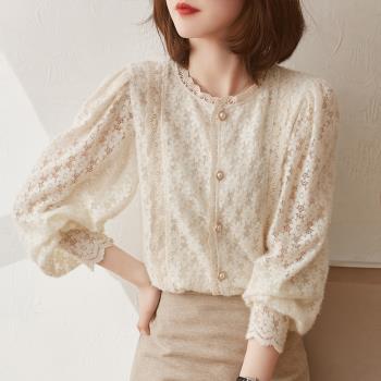 【LANNI 藍尼】★蕾絲磨毛鉤花鏤空長袖上衣(女裝/女上衣/氣質/針織衫)
