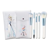 SHISEIDO資生堂 公主刷具組 Elsa 為高品質定妝刷具組，包含5種專業刷具，如蜜粉刷、腮紅刷、雙頭眉刷、暈染刷與修容刷，搭配皮質套與ABS塑膠柄，材質優良且使用舒適，適合各種膚質，是化妝時不可或缺的工具。